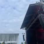Installation scène pour fan zone, concerts, sonorisation, éclairage bordeaux